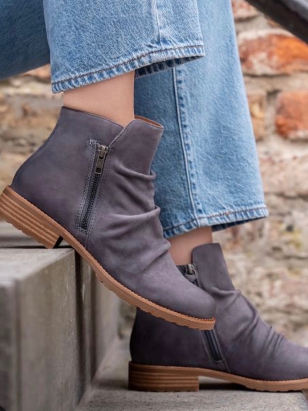 Sofft Beckie II leather boots in Dark Grey "Storm Blue" 6.5 Medium EUC
